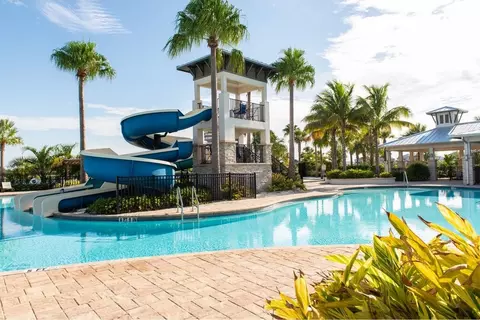 Exterior - 5366 Wolf Creek Dr, Ruskin, FL 33570 photo 9 of 12
