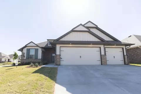 8732 Poppey Pl, Yukon, OK 73099