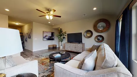 Living - 102 Southfork Dr, Beebe, AR 72012 photo 3 of 4
