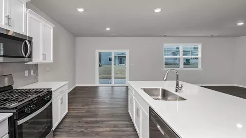 Kitchen - 511 Lancashire Ln, Irmo, SC 29063 photo 5 of 10