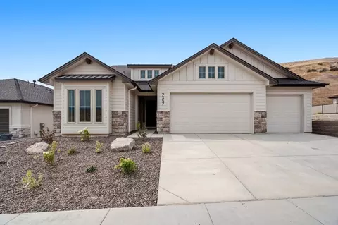 7357 Powell Pl, Eagle, ID 83714