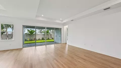 Living - 8308 Golden Beach Ct, Parrish, FL 34219 photo 3 of 5