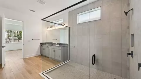 Bath - 8308 Golden Beach Ct, Parrish, FL 34219 photo 5 of 6
