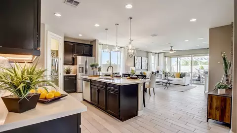 Kitchen - 2170 S 242nd Ln, Buckeye, AZ 85326 photo 4 of 5