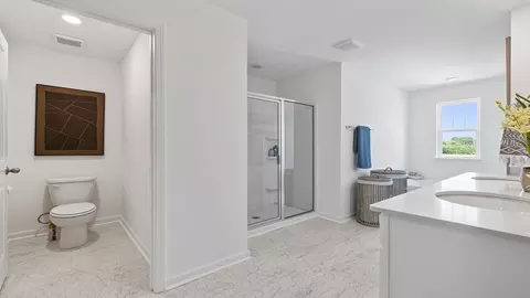 Bath - 201 Forest Brook Dr, Easley, SC 29640 photo 6 of 7