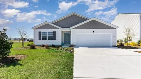 43 Cambridge Dr, Tabor City, NC 28463