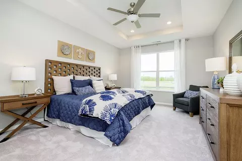Bedroom - Arrowhead Dr, Piqua, OH 45356 photo 5 of 18