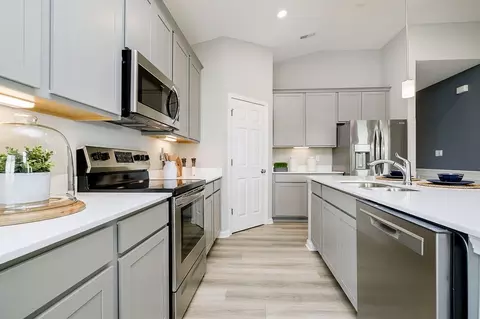 Kitchen - Arrowhead Dr, Piqua, OH 45356 photo 6 of 15