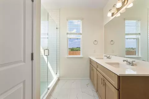 Bath - 122 Dogvane Cir, Kyle, TX 78640 photo 1 of 2