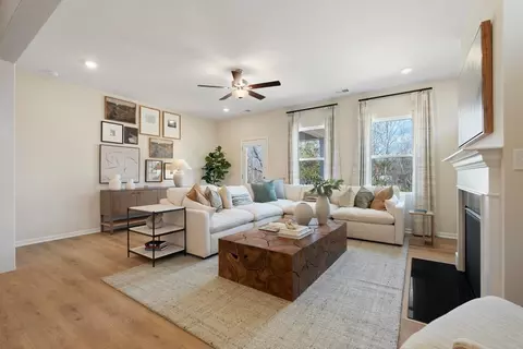 Living - 897 Jp Stevens Rd, Seneca, SC 29678 photo 1 of 4