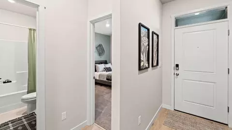 Entry Way - 21560 SEtna Pl, Bend, OR 97702 photo 2 of 3