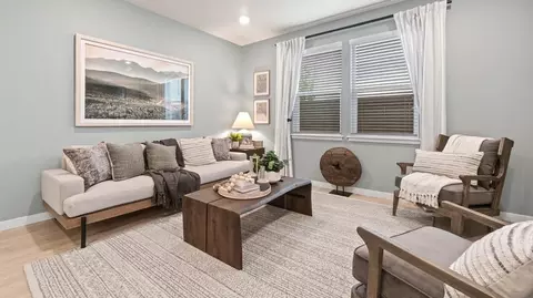 Living - 21560 SEtna Pl, Bend, OR 97702 photo 4 of 4