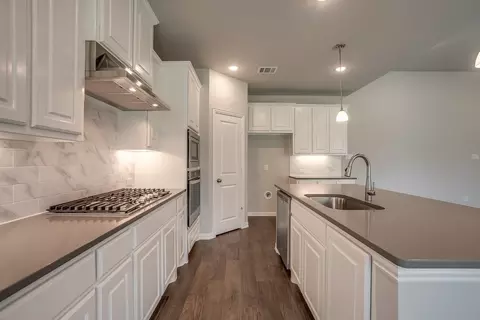 Kitchen - 11436 Wulstone Rd, Haslet, TX 76052 photo 3 of 8