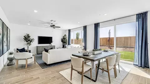 Dining - 7619 Mykonos St, Bakersfield, CA 93311 photo 2 of 2