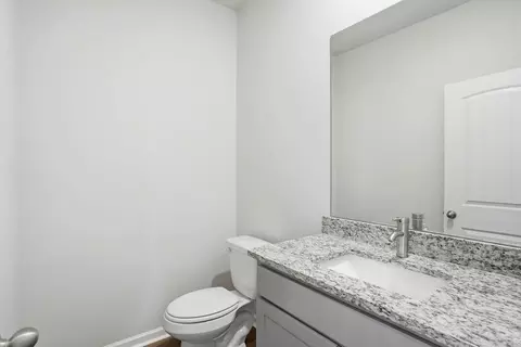 Bath - 115 Woodlands Dr, Jackson, GA 30233 photo 6 of 9