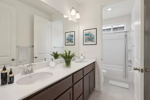 Bath - 208 Mindy Way, Pittsburg, CA 94565 photo 3 of 4