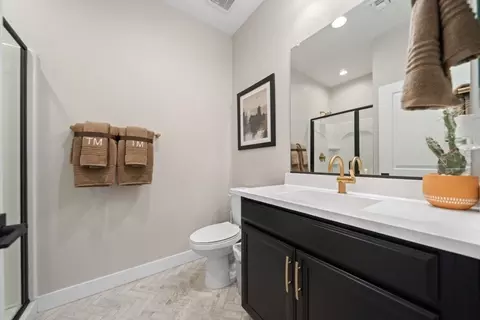 Bath - 10166 W Mitchell Ave, Avondale, AZ 85392 photo 3 of 6
