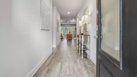 Entry Way - 9500 Mossy Rd, Biloxi, MS 39532 photo 5 of 7