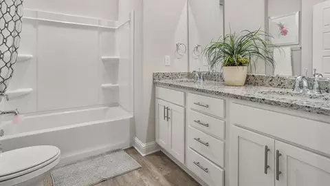 Bath - 9500 Mossy Rd, Biloxi, MS 39532 photo 3 of 4