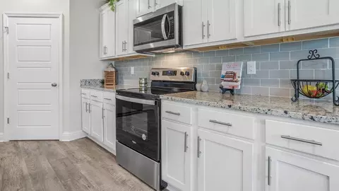 Kitchen - 9500 Mossy Rd, Biloxi, MS 39532 photo 3 of 5