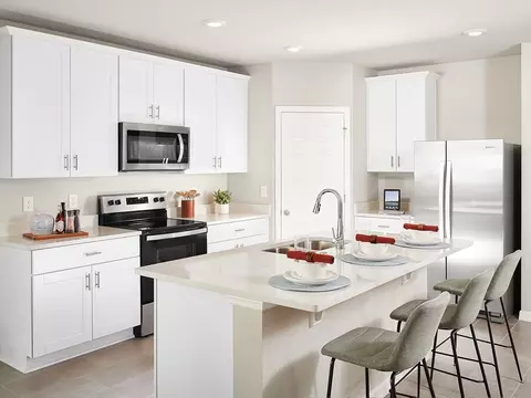 Kitchen - 8 Sandy Ln, Palm Coast, FL 32164 photo 2 of 4