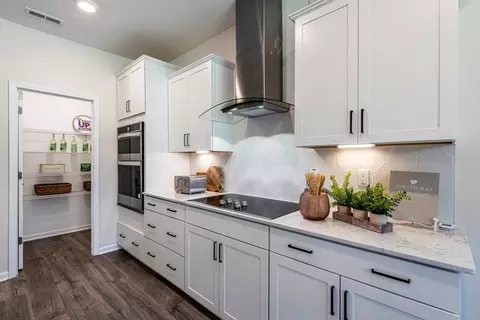 Kitchen - 1012 Prominence Dr, Durham, NC 27712 photo 10 of 11