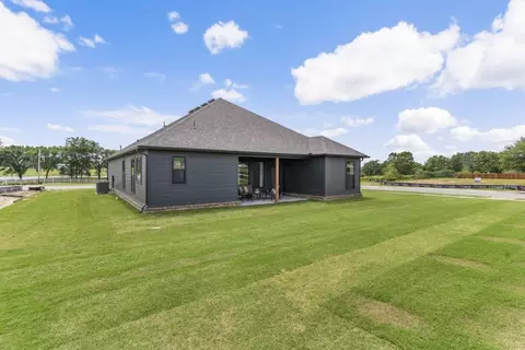 Exterior - 8400 E Galveston St, Broken Arrow, OK 74014 photo 4 of 7