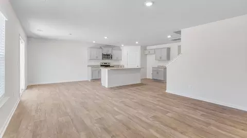 Living - 419 Jack Pine St, Thomasville, NC 27360 photo 2 of 2