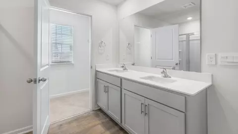 Bath - 419 Jack Pine St, Thomasville, NC 27360 photo 3 of 10