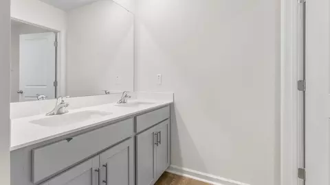 Bath - 419 Jack Pine St, Thomasville, NC 27360 photo 5 of 10