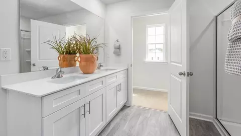 Bath - 419 Jack Pine St, Thomasville, NC 27360 photo 9 of 10