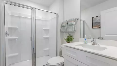 Bath - 419 Jack Pine St, Thomasville, NC 27360 photo 7 of 10