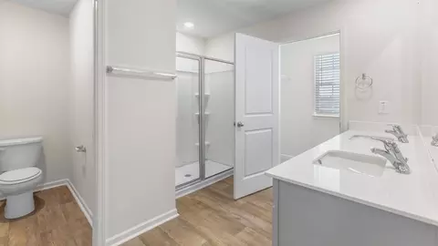 Bath - 419 Jack Pine St, Thomasville, NC 27360 photo 2 of 10