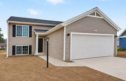 1465 Lee Ann Ave, Defiance, OH 43512