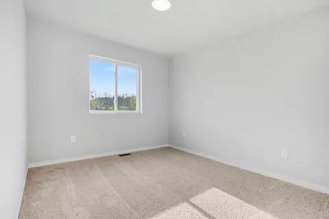Bedroom - Mitchell Creek Trail, Big Rapids, MI 49307 photo 4 of 9