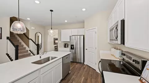 Kitchen - 449 Pinehurst St, La Plata, MD 20646 photo 7 of 8