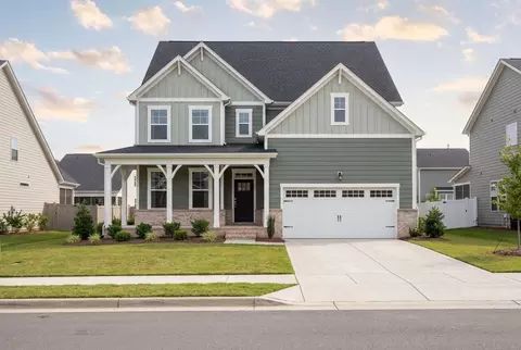 104 Gallant Pines Dr, Holly Springs, NC 27540