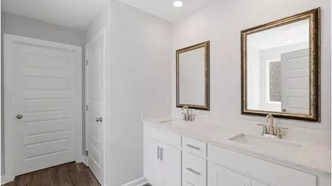 Bath - 2299 Forrest Cv, Auburn, AL 36830 photo 1 of 5
