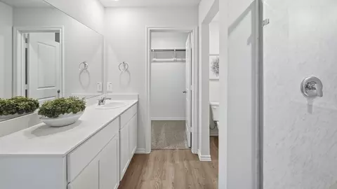 Bath - 3908 Thistle Dr, Sanger, TX 76266 photo 2 of 7
