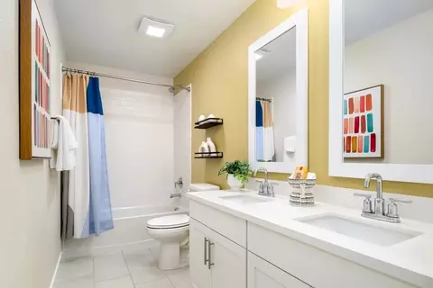 Bath - 2570 Larimar Ave, Manteca, CA 95336 photo 4 of 4