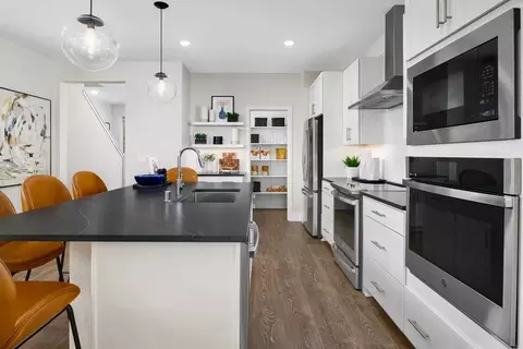Kitchen - 2570 Larimar Ave, Manteca, CA 95336 photo 3 of 5