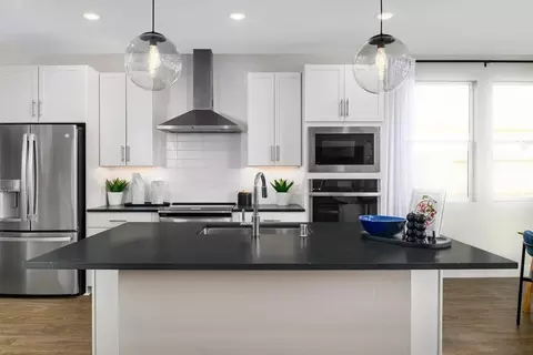 Kitchen - 2570 Larimar Ave, Manteca, CA 95336 photo 4 of 5