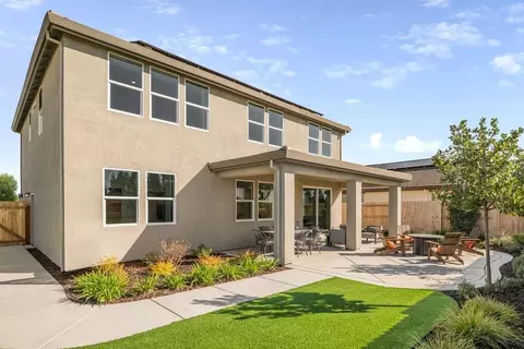 Exterior - 2570 Larimar Ave, Manteca, CA 95336 photo 3 of 10
