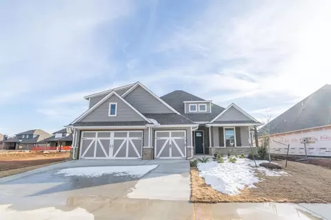 9320 NW 116th St, Yukon, OK 73099