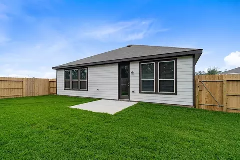 Exterior - 4805 Seven Oaks Ln, Conroe, TX 77304 photo 4 of 4
