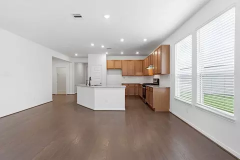 Living - 4805 Seven Oaks Ln, Conroe, TX 77304 photo 4 of 5