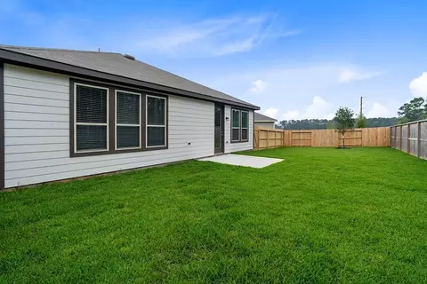 Exterior - 4805 Seven Oaks Ln, Conroe, TX 77304 photo 3 of 4