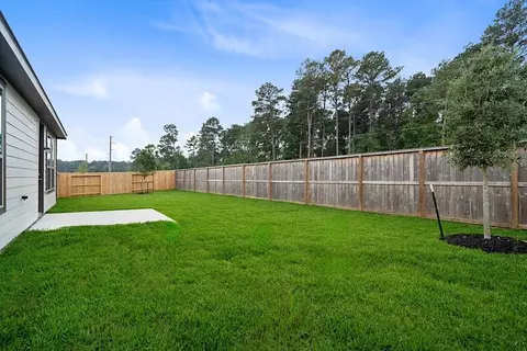 Exterior - 4805 Seven Oaks Ln, Conroe, TX 77304 photo 2 of 4