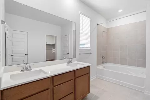 Bath - 4805 Seven Oaks Ln, Conroe, TX 77304 photo 1 of 2