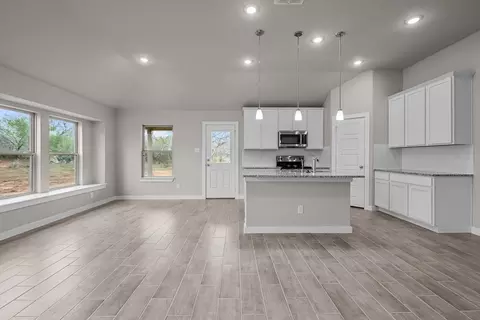 1189 Limestone Rdg, Seguin, TX 78155